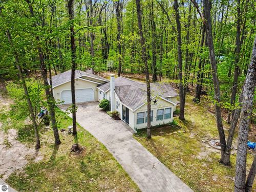 742 Bungo Lake Rd, Harrison, MI, 48625-9463 | Card Image