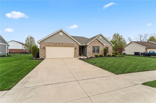 15 Ash Knoll Dr, Pleasant Hill, OH, 45359-9649 | Card Image