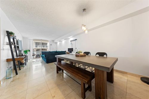 311-5091 Nw 7th St, Miami, FL, 33126-3471 | Card Image