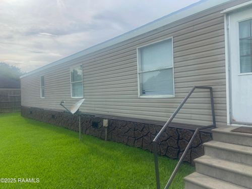 112 Windfern Dr, Youngsville, LA, 70592-5651 | Card Image