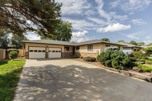 2222 Brookwood Ln, Salina, KS, 67401-3714 | Card Image