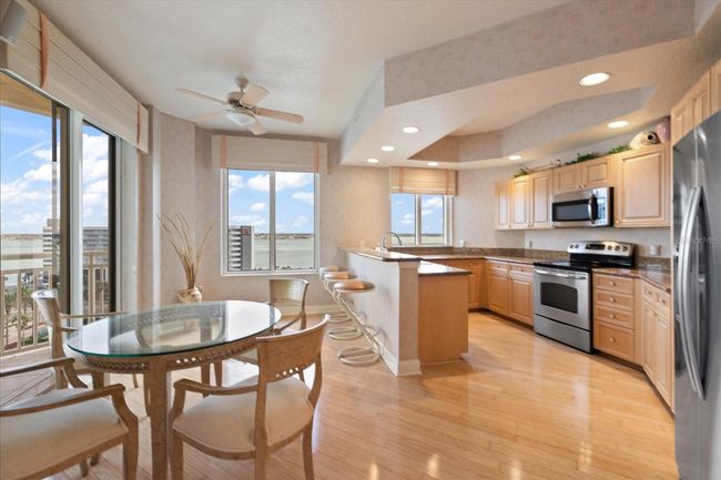 APT-906 - 1200 Gulf Blvd, Condo with 2 bedrooms, 2 bathrooms and null parking in CLEARWATER BEACH FL | Image 16