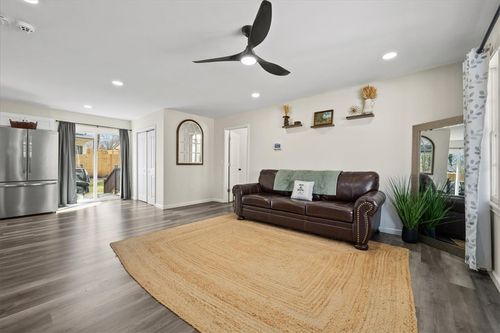 129 Holloway Blvd, Belton, SC, 29627-1424 | Card Image