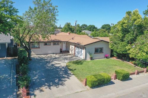 630 Sierra Dr, Dixon, CA, 95620 | Card Image