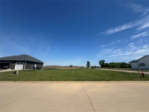 3370 Stanley Cup Dr, Marion, IA, 52302 | Card Image