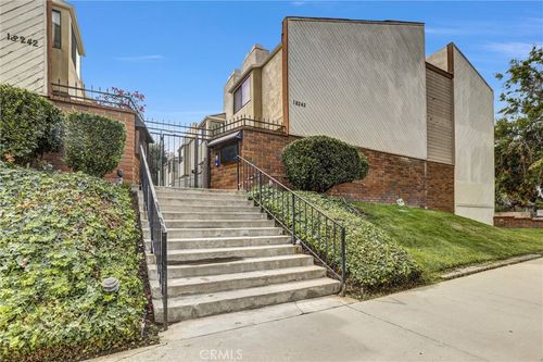 unit-8-18242 Burbank Blvd, Tarzana, CA, 91356-2513 | Card Image