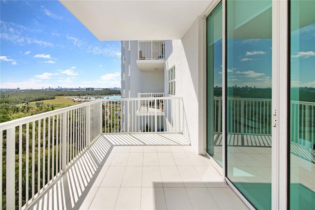 APT-1103 - 14951 Royal Oaks Ln, Condo with 3 bedrooms, 2 bathrooms and null parking in North Miami FL | Image 13