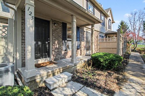 125 Commons Cir, Saline, MI, 48176-9186 | Card Image