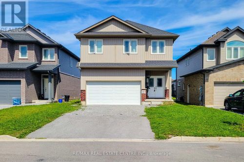 12 Bowman Crescent, Thorold (Hurricane/Merrittville), ON, L2V0G3 | Card Image