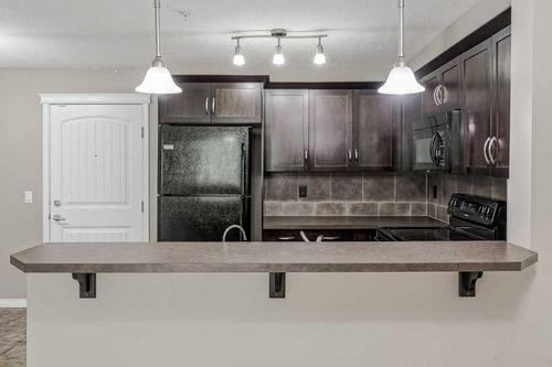 4102-31 Country Village Manor Ne, Calgary, AB, T3K0T3 | Card Image