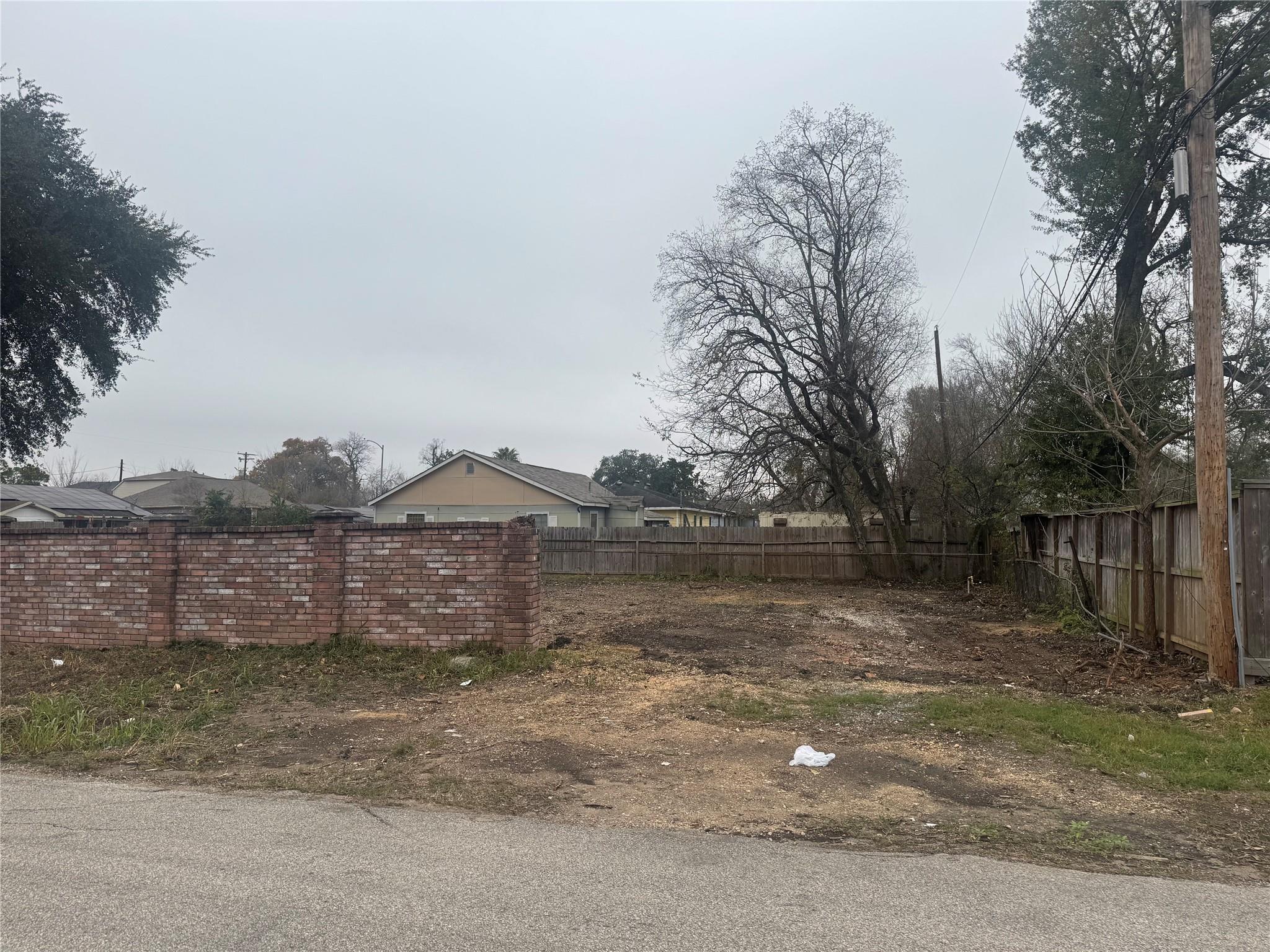 Land in Houston 5