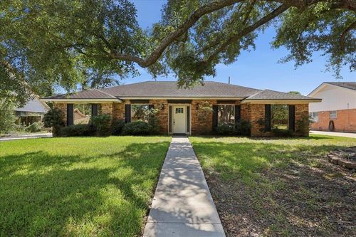 845 Chatwood Dr, Beaumont, TX, 77706-5403 | Card Image