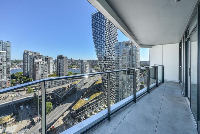 2102 - 889 Pacific Street, Condo with 2 bedrooms, 2 bathrooms and 1 parking in Vancouver BC | Image 7