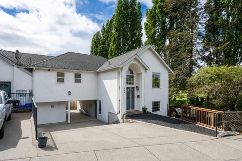 840 Tillicum Rd, Esquimalt, BC, V9A7L8 | Card Image