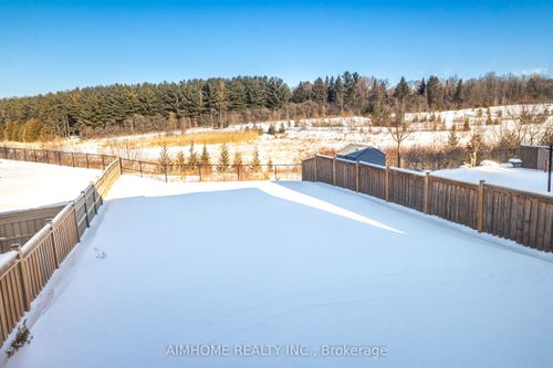 122 Scrivener Dr, Aurora, ON, L4G0Y8 | Card Image