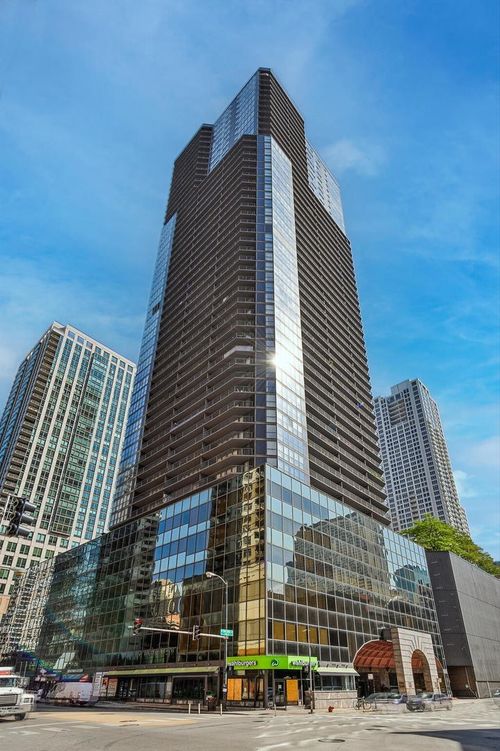 4705-10 E Ontario St, Chicago, IL, 60611-4785 | Card Image