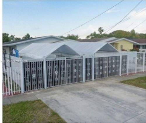 2373 Nw 33rd St, Miami, FL, 33142-5858 | Card Image