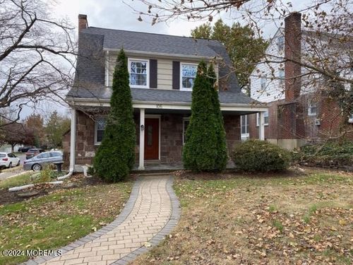 105 Satterthwaite Ave, Nutley, NJ, 07110-1827 | Card Image