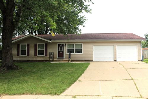 11 Bradley Ct, Clinton, IL, 61727-2450 | Card Image