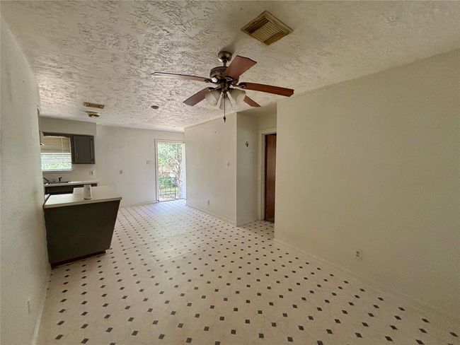garage apartment | Image 32