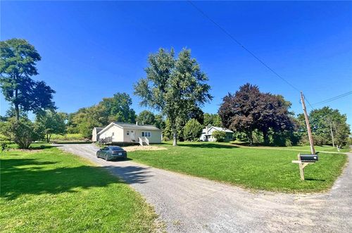 2095 Shilling Rd, Palmyra, NY, 14522-9377 | Card Image