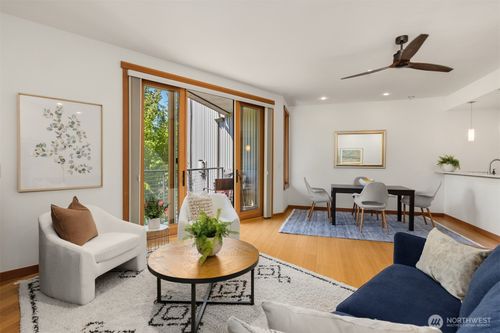 b203-620 Vineyard Ln, Bainbridge Island, WA, 98110-3800 | Card Image