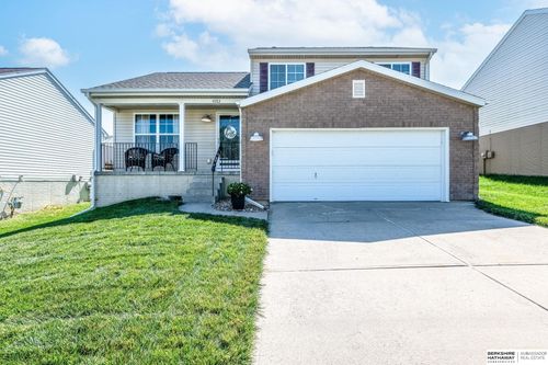 8753 Quest St, Omaha, NE, 68122-5429 | Card Image