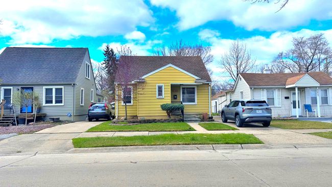 20864 Hollywood St, House other with 2 bedrooms, 1 bathrooms and null parking in Harper Woods MI | Image 5
