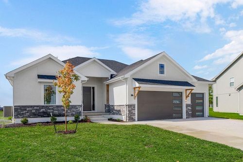 16527 W 166th Ct, Olathe, KS, 66062-8149 | Card Image