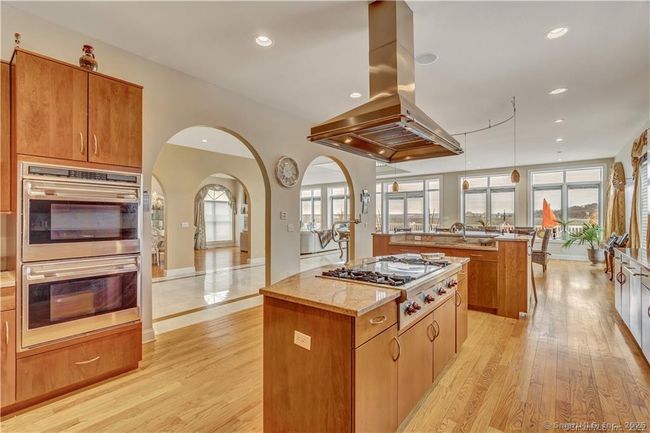 114 Cove St, House other with 4 bedrooms, 7 bathrooms and 6 parking in New Haven CT | Image 11