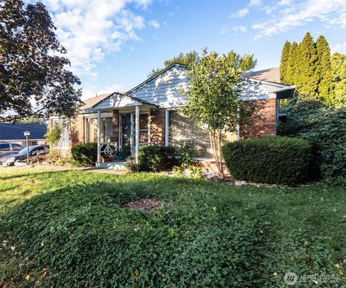 908 S 22nd Ave, Yakima, WA, 98902-4143 | Card Image