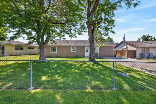 2405 Dover St, Richland, WA, 99352-4037 | Card Image