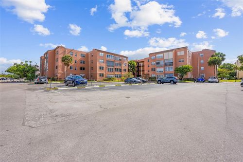 apt-104-2861 Somerset Dr, Lauderdale Lakes, FL, 33311-1921 | Card Image