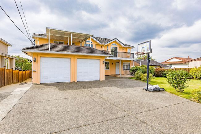 6589 Kitchener Street, House other with 7 bedrooms, 6 bathrooms and 5 parking in Burnaby BC | Image 34