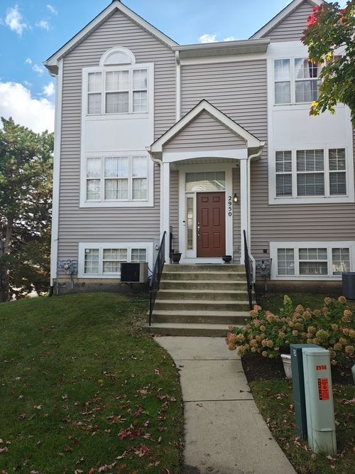 2950-2950 Shelly Ln, Aurora, IL, 60504-5887 | Card Image