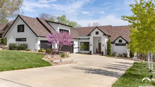5734 Longleaf Dr, Lawrence, KS, 66049-5802 | Card Image