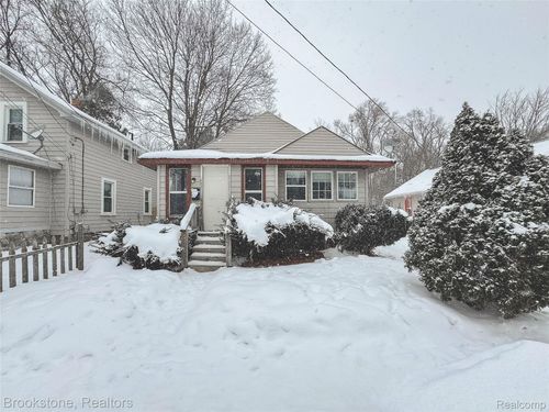 202 W Rundell St, Pontiac, MI, 48342-1272 | Card Image