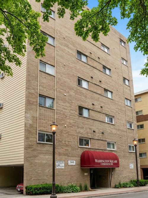 305-7449 Washington St, Forest Park, IL, 60130-1523 | Card Image