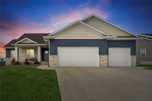 1389 Cardinal Dr, Fairfax, IA, 52228-9658 | Card Image