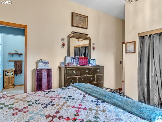 423 E Main St, House other with 5 bedrooms, 3 bathrooms and null parking in Carlton OR | Image 14