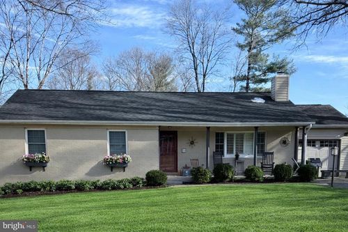 16 Honeybee Ave, ROUND HILL, VA, 20141-9424 | Card Image