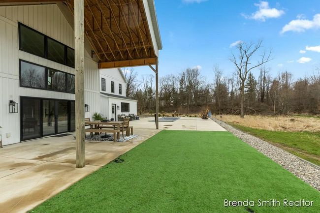 Patio | Image 34