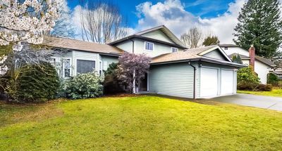 15674 101 Ave, House other with 5 bedrooms, 4 bathrooms and 6 parking in Surrey BC | Image 1