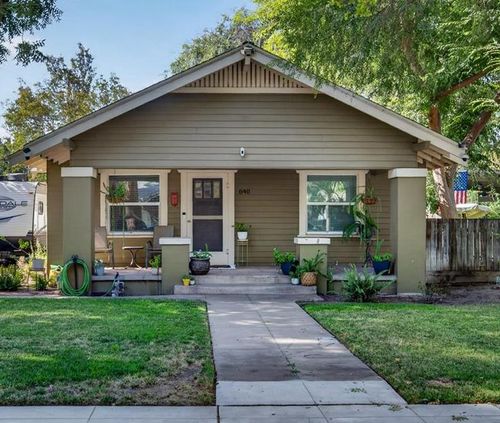 640 E Cambridge Ave, Fresno, CA, 93704-6101 | Card Image