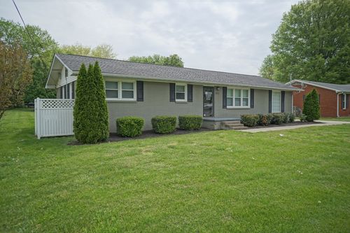 804 S Broadway St, Portland, TN, 37148-1622 | Card Image