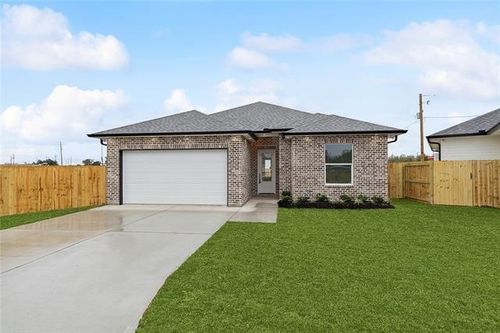 179 Sugarpine Dr, Gretna, LA, 70056-7811 | Card Image