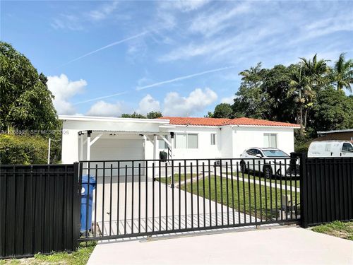 161 Nw 145th St, Miami, FL, 33168-4904 | Card Image