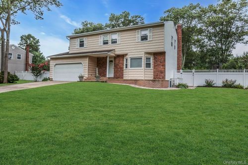 10 Elan Ln, Ronkonkoma, NY, 11779-1928 | Card Image