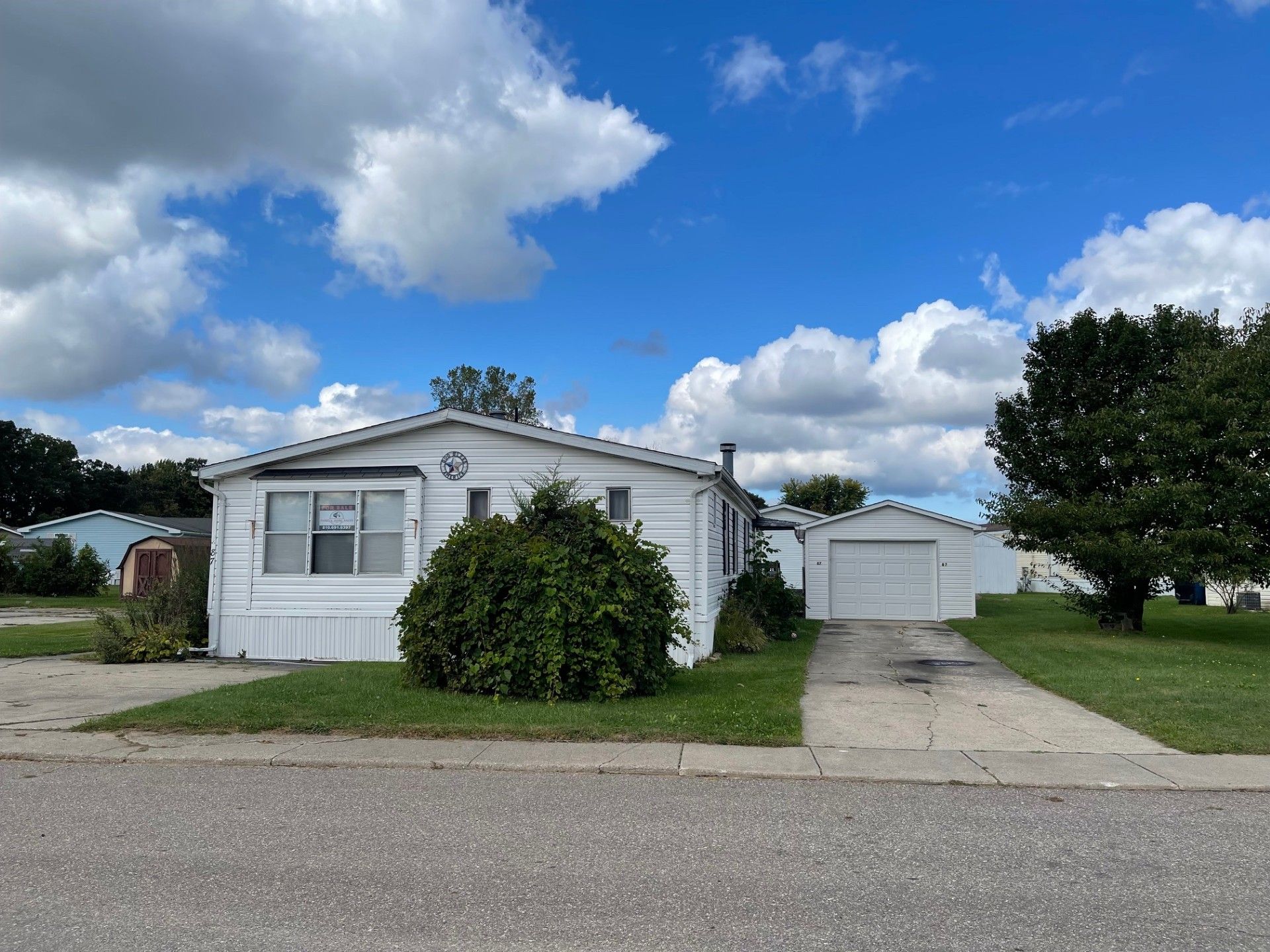 Mount Everest Way, Swartz Creek, MI 48473