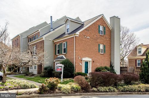 7589 Chrisland Cv, FALLS CHURCH, VA, 22042-7558 | Card Image